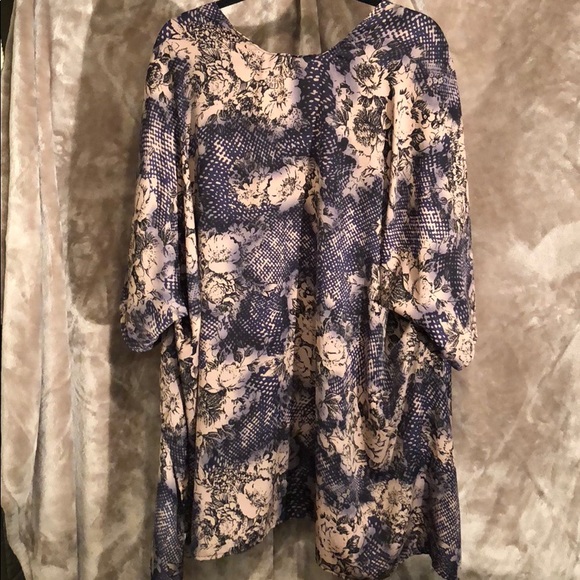 Kirious Woven Kimono Jacket - Picture 4 of 6